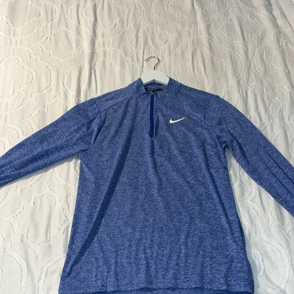 Nike men’s small running dri-fit long sleeve shirt